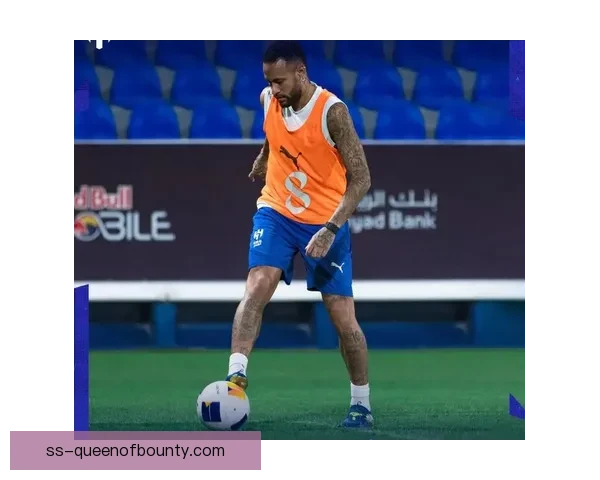 内马尔亚冠复出不久再伤肌肉引发关注